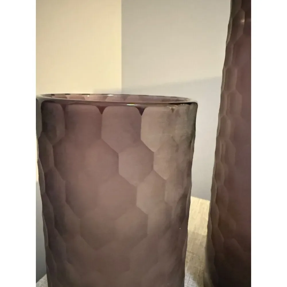 🌸 Set of 2 Textured Glass Vases – Purple / Mauve Honeycomb Design